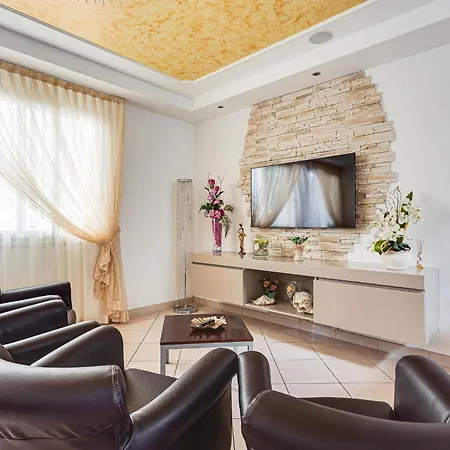 Sirena Hotel 3*